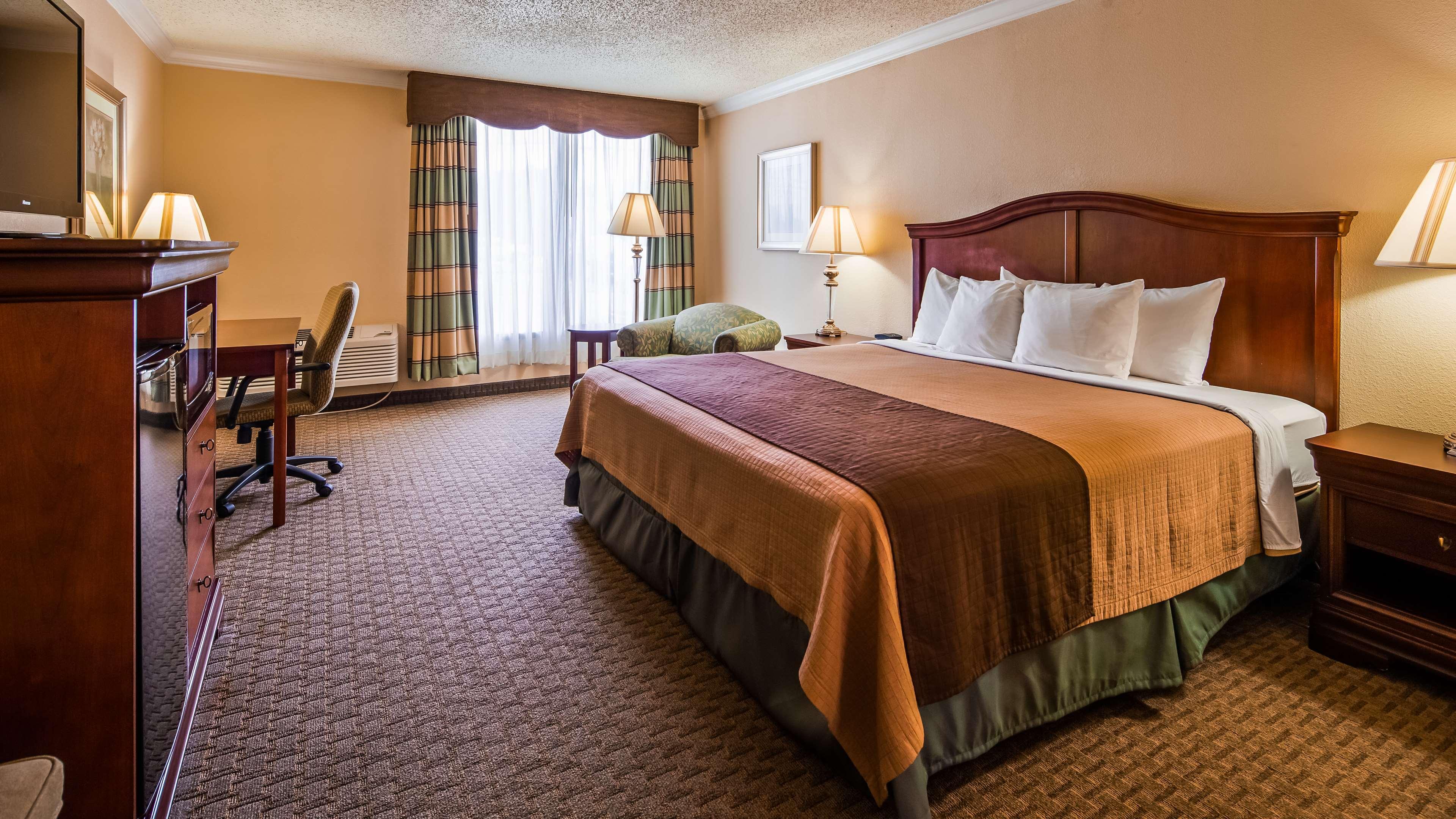 Best Western Plus Burlington Exterior photo