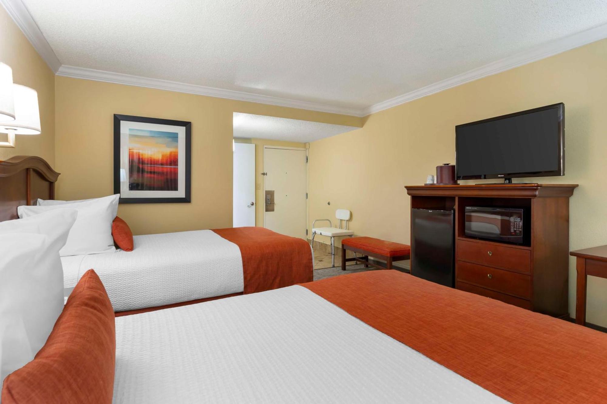 Best Western Plus Burlington Exterior photo