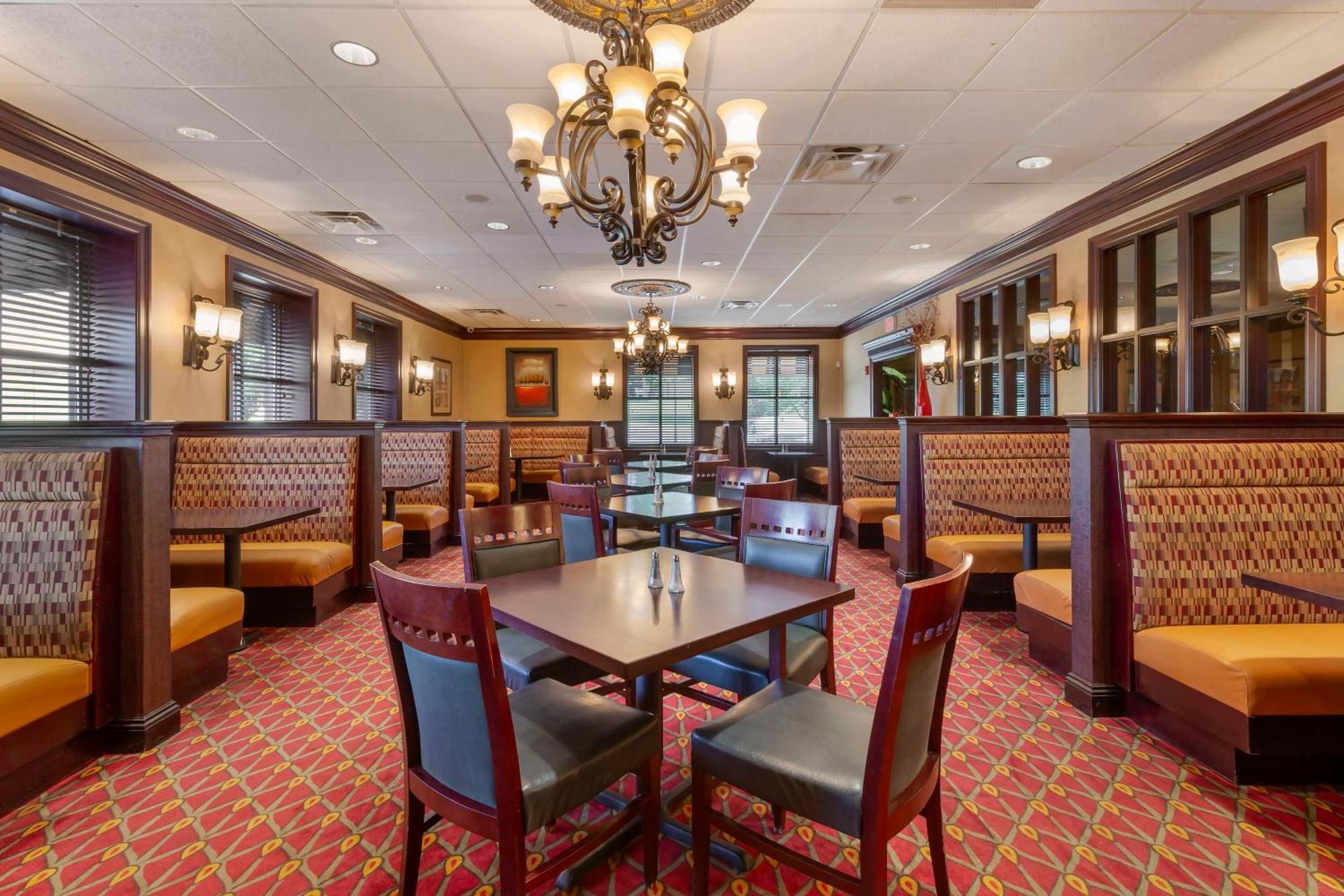 Best Western Plus Burlington Exterior photo