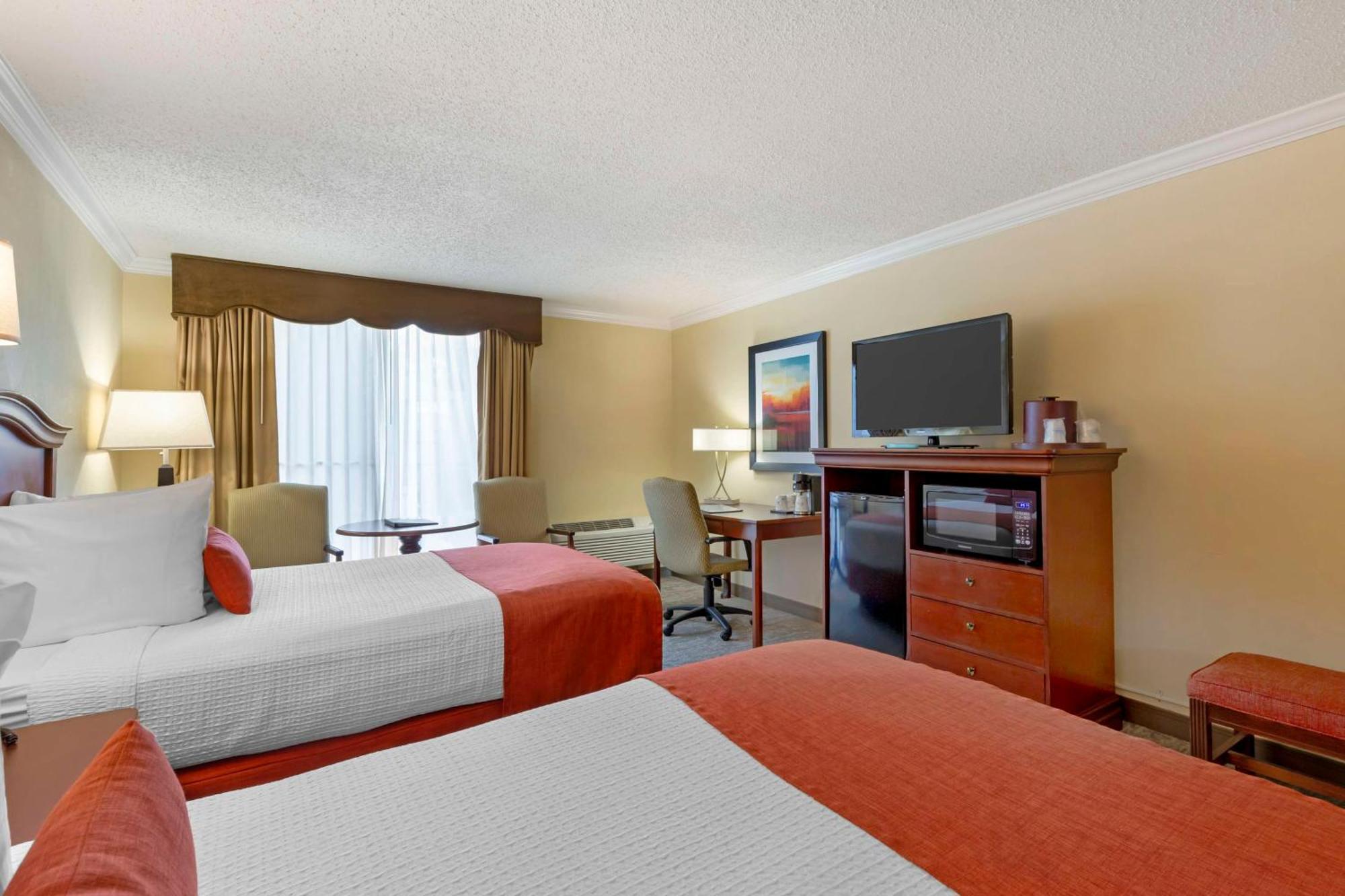 Best Western Plus Burlington Exterior photo