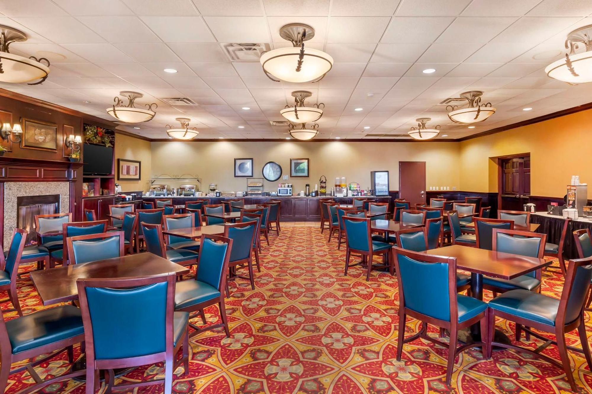 Best Western Plus Burlington Exterior photo