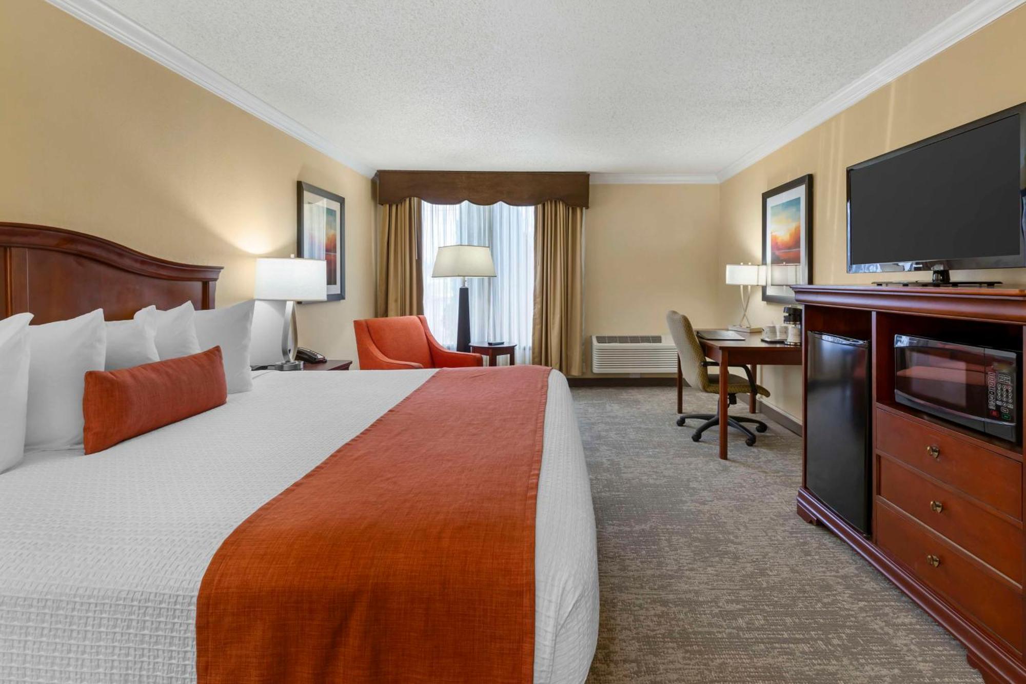 Best Western Plus Burlington Exterior photo