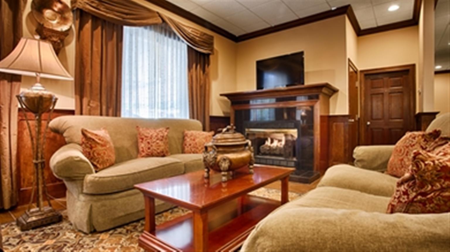 Best Western Plus Burlington Exterior photo